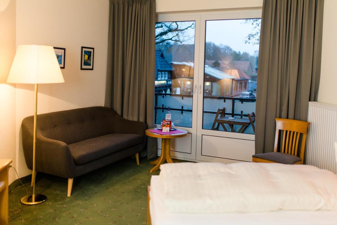 Akzent Hotel Zur Grünen Eiche Bispingen Exterior foto